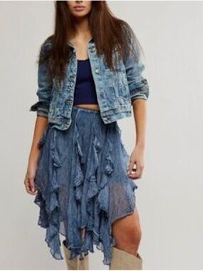 FREE PEOPLE SUSANNA RUFFLE 
HANDKERCHIEF HEM MIDI SKIRT | SMALL
